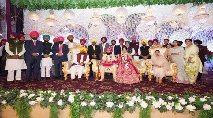 Dr. Gurpreet Kaur's wife blessed the new couple