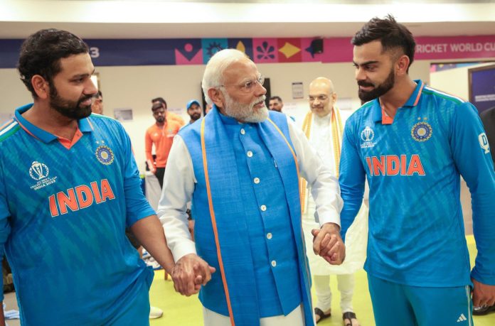 PM Modi with team India